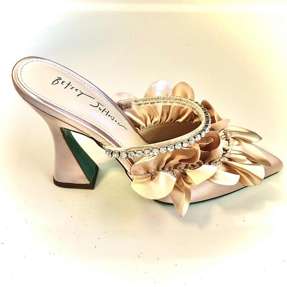 NWT BETSEY JOHNSON Jayde Pump Mule Satin Ruffle Rhinestone Nude 8 - Picture 1 of 8